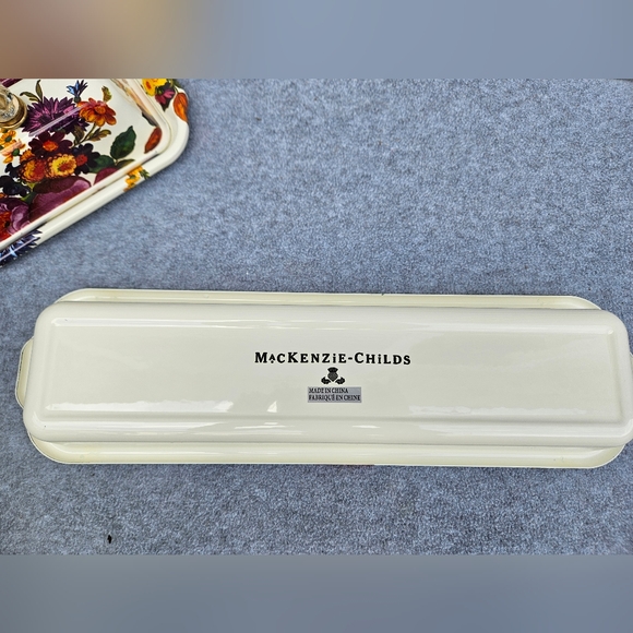 Mackenzie Childs Flower Market White Bread & Butter Hostess Set - Picture 12 of 12